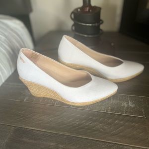 Viscata Barcelona white canvas wedges size 36